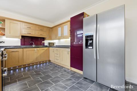3 bedroom end of terrace house for sale, Dagnam Park Drive, Romford, RM3