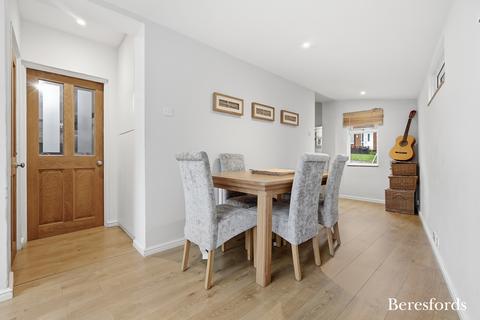 3 bedroom end of terrace house for sale, Dagnam Park Drive, Romford, RM3