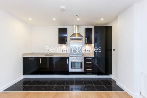 2 bedroom apartment to rent, Barge Walk, Woolwich SE10
