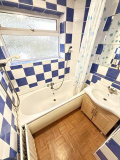 3 bedroom terraced house to rent, Dudley Road East, Oldbury B69