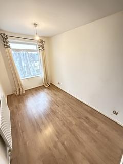 3 bedroom terraced house to rent, Dudley Road East, Oldbury B69