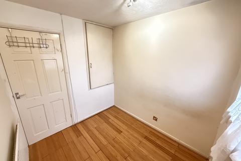 3 bedroom terraced house to rent, Dudley Road East, Oldbury B69