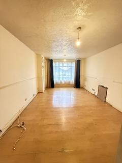 3 bedroom terraced house to rent, Dudley Road East, Oldbury B69