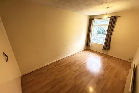 3 bedroom terraced house to rent, Dudley Road East, Oldbury B69