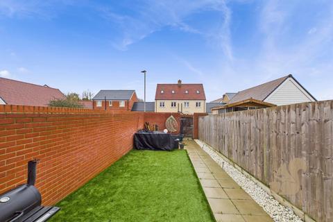2 bedroom end of terrace house for sale, Llama Close, Stanway, Colchester