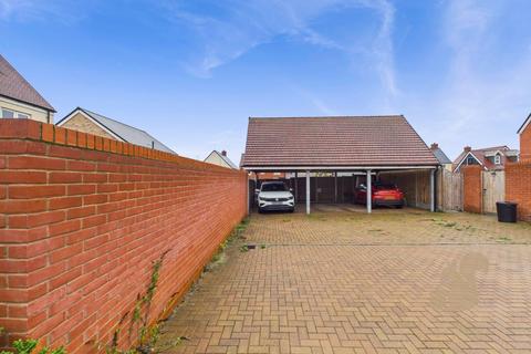 2 bedroom end of terrace house for sale, Llama Close, Stanway, Colchester