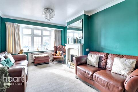 4 bedroom end of terrace house for sale, Stour Way, Upminster