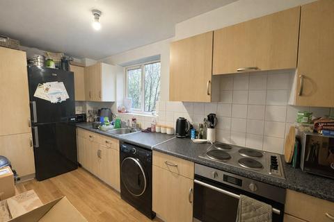 2 bedroom apartment for sale, Woodlands Close, Guildford, Surrey, GU1