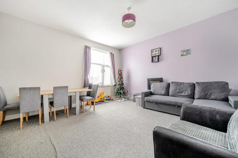 2 bedroom flat for sale, Twyford Avenue, Hampshire PO2