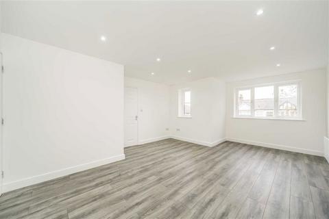 2 bedroom flat to rent, Kingweston Close, London NW2