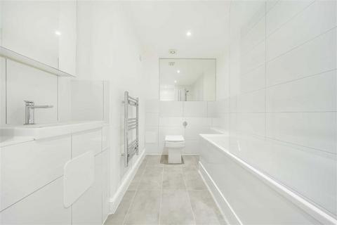 2 bedroom flat to rent, Kingweston Close, London NW2