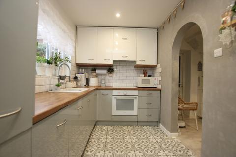 2 bedroom semi-detached house for sale, Alice Gardens, Kettering, NN16