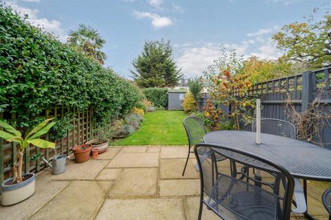 3 bedroom terraced house for sale, Dupont Road, Raynes Park SW20