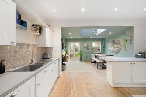 3 bedroom terraced house for sale, Dupont Road, Raynes Park SW20