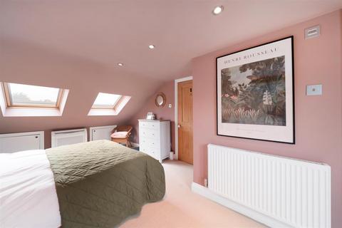 3 bedroom terraced house for sale, Dupont Road, Raynes Park SW20