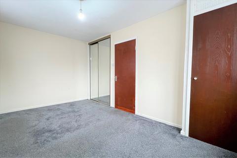 1 bedroom house to rent, York Close, E6