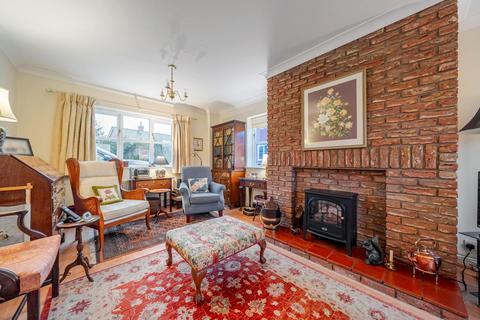 4 bedroom detached house for sale, College Close, Tetchill.