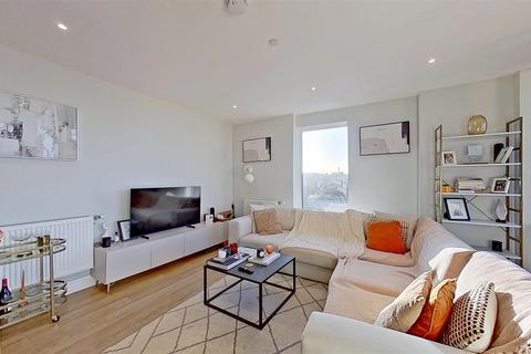 Property to rent, Greyhound Parade, London