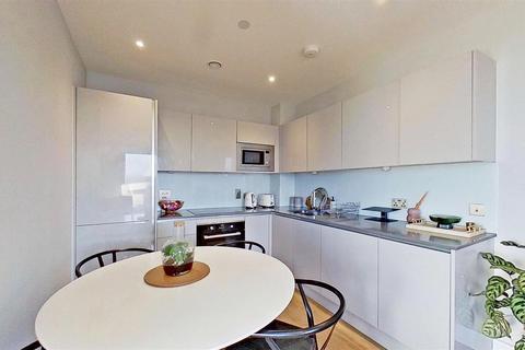 Property to rent, Greyhound Parade, London