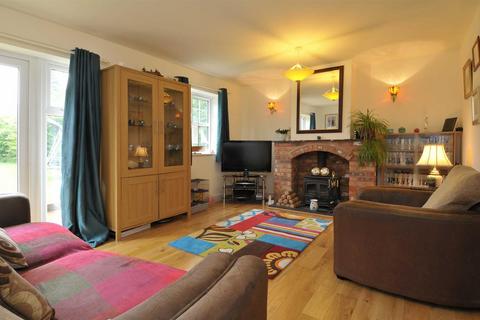 3 bedroom detached house to rent, Franche Road, Wolverley, Kidderminster