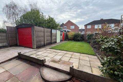 3 bedroom semi-detached house for sale, Lydney Avenue, Cheadle, SK8 3LT