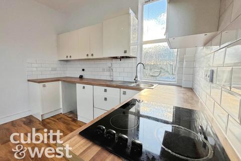 2 bedroom apartment to rent, Station Road Portsmouth PO3
