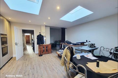 5 bedroom terraced house for sale, Hedge Lane, Palmers Green, N13