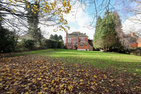 undefined, Glendale Road, Burgess Hill, RH15