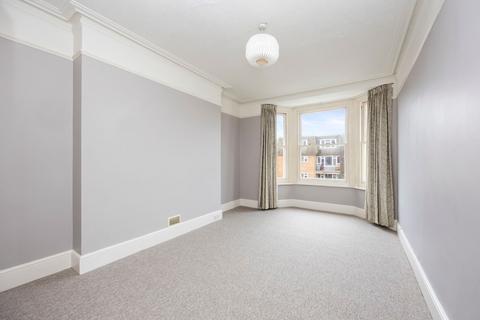 3 bedroom flat for sale, Holland Road, Hove, BN3