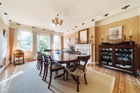 5 bedroom detached house to rent, Park Avenue, Bedford