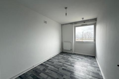 2 bedroom flat to rent, Menlo Gardens, London SE19