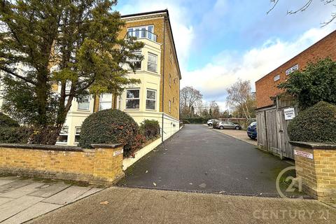 2 bedroom flat to rent, Avenue Elmers, SURBITON KT6