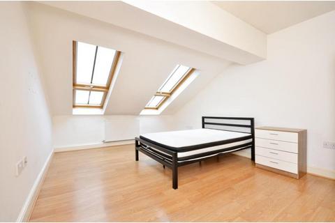2 bedroom apartment for sale, Houseman Crescent, Manchester M20