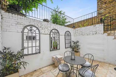 3 bedroom apartment to rent, Penywern Rd, London, SW5