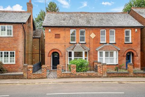 undefined, High Street, Hitchin SG4