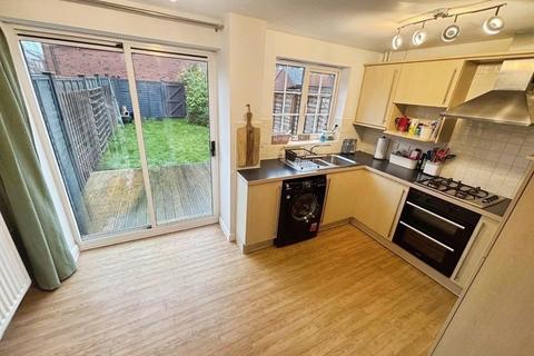 2 bedroom house to rent, Rogerson Road, Fradley, WS13 8PE