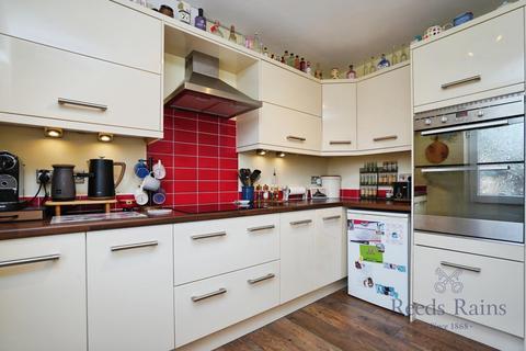 3 bedroom semi-detached house for sale, St. Leonards Avenue, Selby YO8