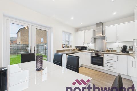 3 bedroom semi-detached house to rent, Ramblers Way, Sandbach, CW11