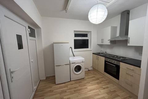 Studio to rent, Kentwood Hill,  Tilehurst,  RG31