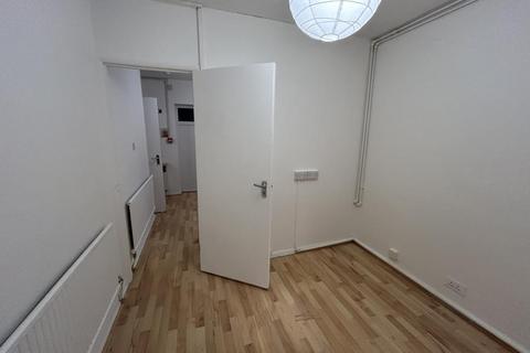 Studio to rent, Kentwood Hill,  Tilehurst,  RG31