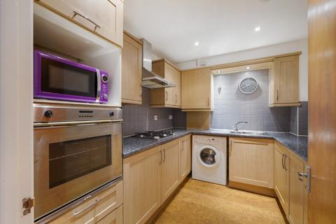 2 bedroom apartment for sale, Poplar High Street, London, E14