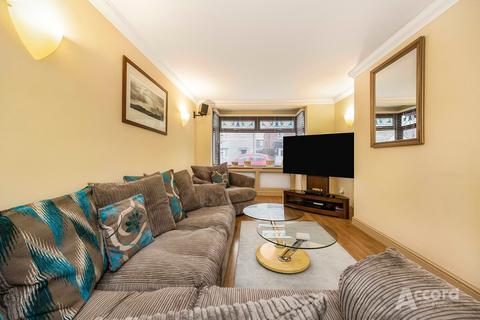 2 bedroom semi-detached house for sale, Birch Road, Romford, RM7