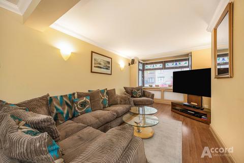 2 bedroom semi-detached house for sale, Birch Road, Romford, RM7