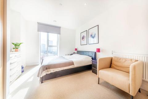 2 bedroom flat for sale, Centurion Tower, London E16