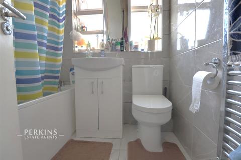2 bedroom maisonette to rent, Greenford, UB6