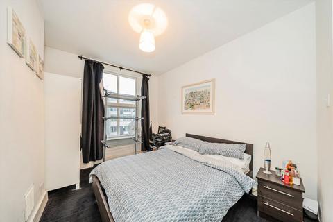 1 bedroom flat to rent, Campden Hill Road, London W8