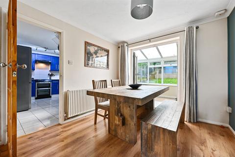 3 bedroom semi-detached house to rent, Pennington Road, Chalfont St. Peter, SL9