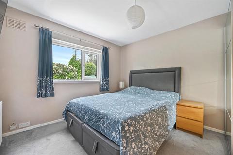 3 bedroom semi-detached house to rent, Pennington Road, Chalfont St. Peter, SL9