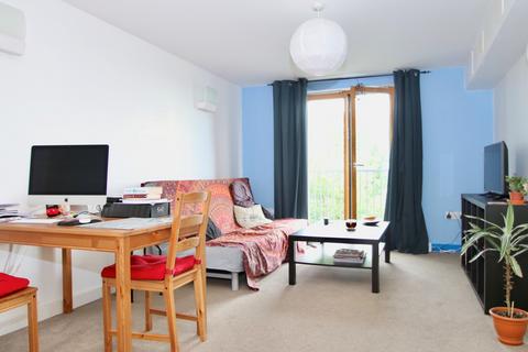 1 bedroom apartment to rent, Big Hill, London E5