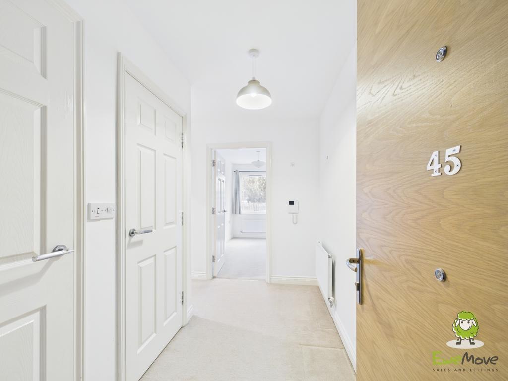 Ewe Move Estate Agents Basingstoke - 45 Bedstone Ro